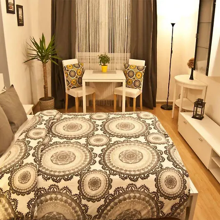 99c Apartment