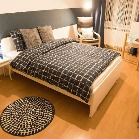 99c Apartment *