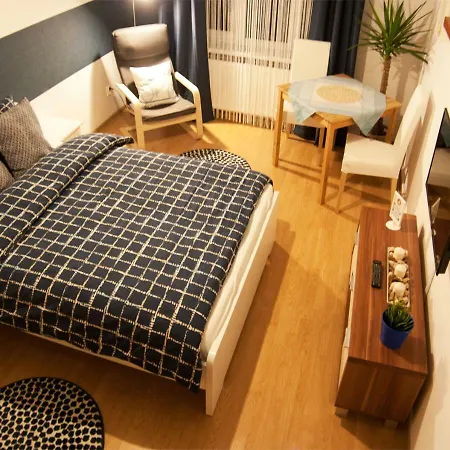 Apartment 99c *