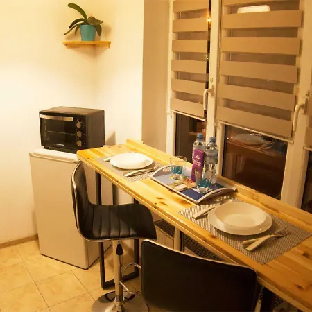 Apartment 99c *